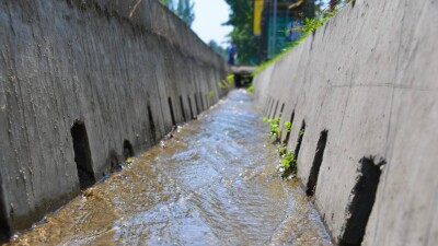 Қостанай облысында көпқабатты үйлерді кәріз суы басып қалды
