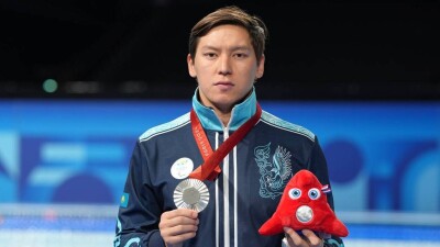 4 миллион теңге: Елдос Сметовтың бапкері мен паралимпиада жүлдегері Нұрдәулет Жұмағалидың жалақысы өсті