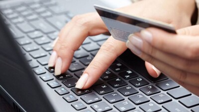 Алаяқтардың қулығында шек жоқ: шотыңызға бөтен адамнан ақша түссе не істеу керек