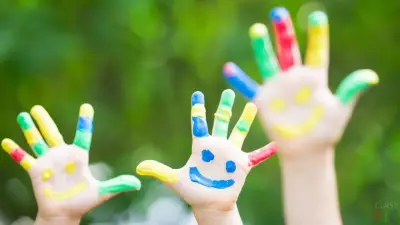 Балалар еденде ұйықтаған: адам төзгісіз ахуалда бала қабылдаған лагерь сынның астында қалды