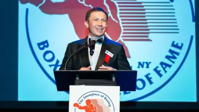 Мұхаммед Әли, Майк Тайсон, және Геннадий Головкин: қазақ боксшысы аңыздар қатарына қосылды