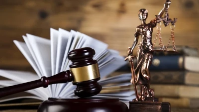 Маңғыстау облысында билікті сынаған 11 баланың анасы сотталды