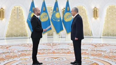 Президент бірқатар мемлекеттің елшілерінен сенім грамоталарын қабылдады