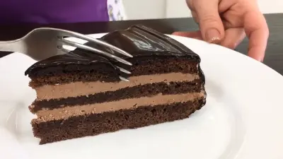 Солтүстік Қазақстан облысының тұрғыны торттан адамның тісін тауып алды