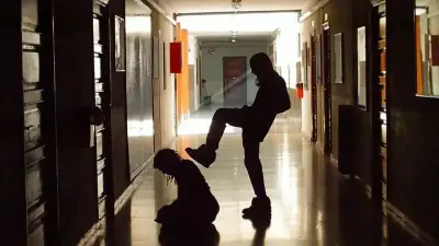 "Миы шайқалып, денесі көгерген". Атырау облысында 7-сынып оқушысы әлімжеттіктің құрбаны болды