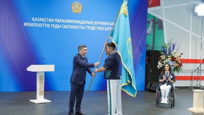 Үкімет басшысы Паралимпиада ұлттық құрамасының мүшелеріне туды табыстады