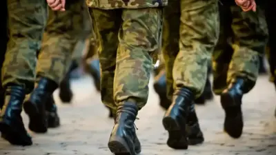 Көшеде қолды байлап, әскерге күштеп әкету заңды ма? Вице-министр жауап берді