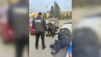 4 млн теңге: Оралда 21 жастағы жігітті бопсалаған күдікті көлікте келе жатқан жерінен ұсталды