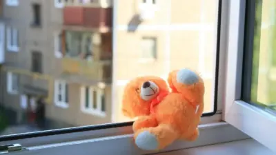 Таразда 36 жастағы келіншек туған балаларын терезеден лақтырып жіберді