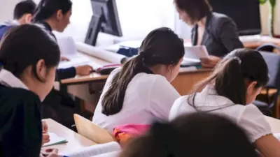 Енді мектептегі қыздарды акушер-гинекологтар тексеруі мүмкін