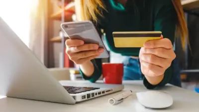 Мобильді аударым кезінде жолданған жылы лебіздер салыққа әсер етпейді