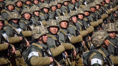 "Қиындықтарға тап болуы мүмкін". Қазақстандықтар әскерге шақыру жасын өзгертуді сұрады