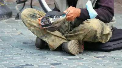 Семейде өзін мүгедек етіп көрсетіп, қайыр сұраған ер адам ұсталды