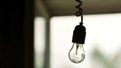 Жарықтың жиі сөнуінен техникаңыз күйіп кетсе кім жауап береді?