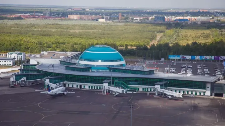 Астанада 200-ге жуық жолаушы әуежайдан ұша алмай қалды