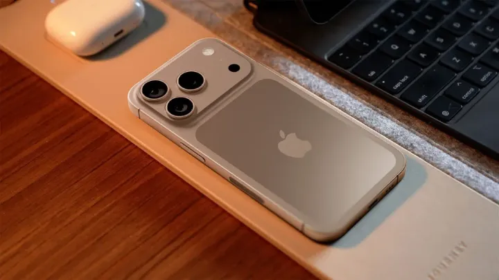 Қазақстандықтар жаңа iPhone 17 сатып алу үшін 37 күн жұмыс істеуі керек