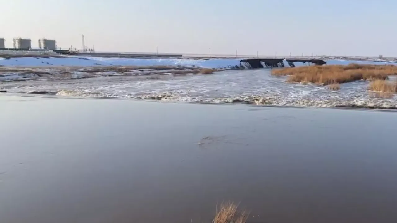 Ақтөбе облысындағы айналма жолда су тасқыны тіркелді