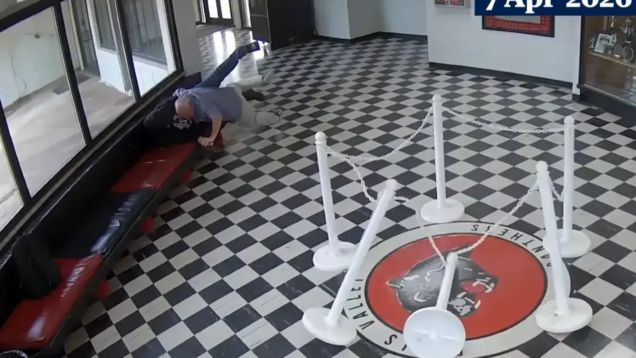 АҚШ-та мектеп директоры қарулы шабуылдың алдын алды