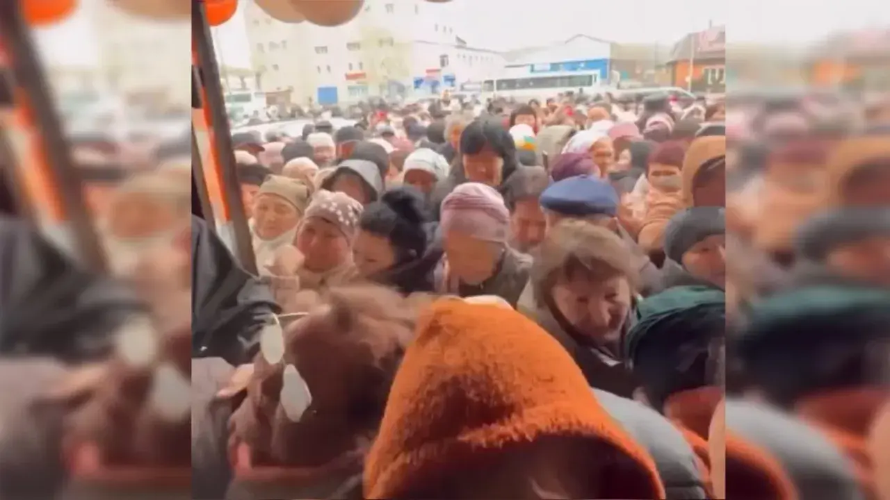 Тегін тамақ пен тауарға таласқан өскемендіктер бір-бірін таптап кете жаздады