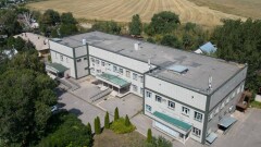 "Скорая едет три часа". Горожане просят быстрее отремонтировать больницу на окраине Алматы, но тщетно
