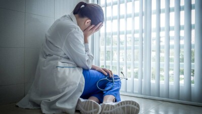 И вновь продолжаются побои... Как защищать медиков от пациентов