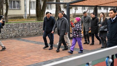 В Бостандыкском районе Алматы на месте заброшенной территории благоустроена пешеходная зона