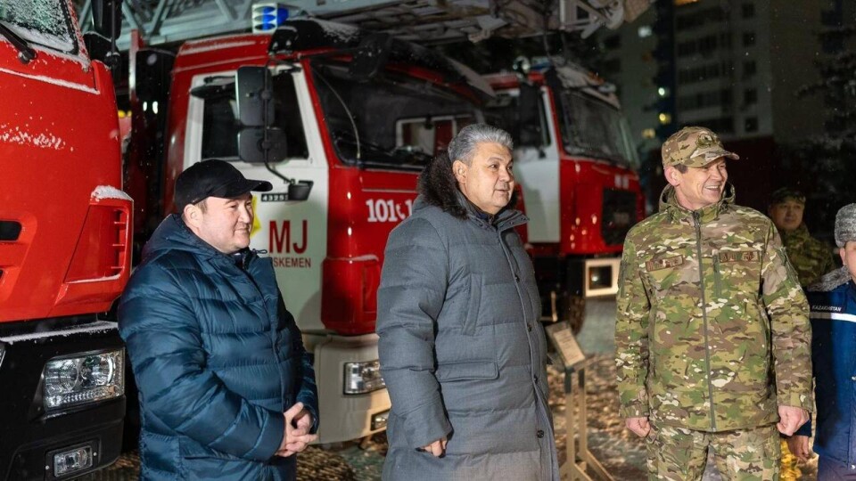 В ВКО поздравили в новогоднюю ночь врачей скорой помощи, полицейских, сотрудников ЧС и теплоэнергетиков