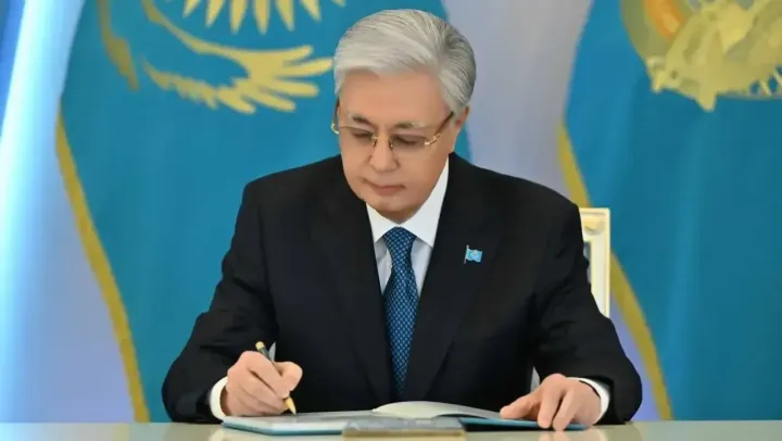 Токаев подписал новую Конституцию Казахстана