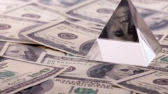 Подозреваемая в создании финансовой пирамиды казахстанка тратила деньги вкладчиков на зарубежные поездки