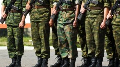 Командиру взвода, заставлявшему солдат в Актау есть окурки, ограничили свободу