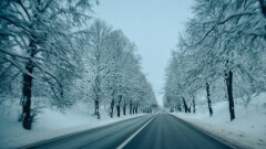 На двух участках казахстанской трассы до утра ограничили движение из-за непогоды