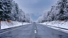 В двух областях Казахстана из-за непогоды до утра ограничили движение
