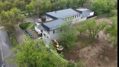 Пристройку к кафе сносят по решению суда в Алматы