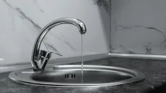 Зелёная вода из-под кранов может потечь в Астане: куда об этом сообщать