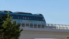 "Не прошло и недели". На одной из станций LRT в Астане протёк потолок