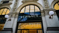 Prada ведёт переговоры о покупке Versace за 1,5 млрд евро