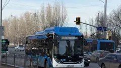 Автобусы столкнулись при съезде с моста в Астане. Есть пострадавший