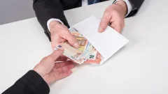 Получил деньги за повышение тарифа: чиновника в Жетысуской области заподозрили в коррупции