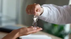 50 семей четыре года жили в доме без оформленных на него документов в Кызылорде