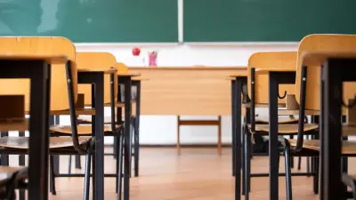 Поселковую школу близ Атырау, где дети учатся в 4 смены, обещают разгрузить к концу сентября