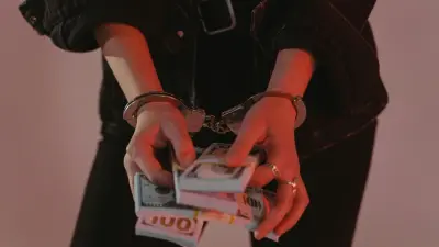 Обещали обналичить товарные кредиты: сотрудница МФО Алматы помогала мошенникам искать "клиентов" 