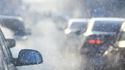 Около 450 грузовиков застряли из-за непогоды на трассах в Жамбылской области