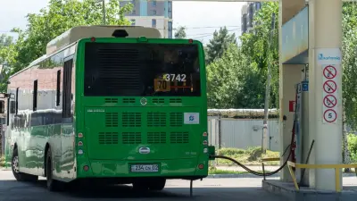 Дополнительные заправки для автобусов открывают в Алматы после сбоя в июле