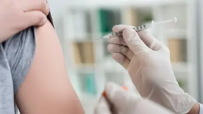 Один из полностью привитых пациентов заболел корью в Алматы