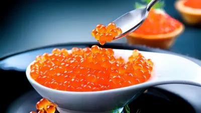 32 кг икры пытался незаконно завезти в Казахстан иностранец