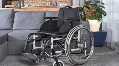 Ребёнок потерял ногу после ДТП в Шымкенте: водитель несколько лет избегает выплаты компенсации