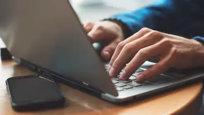 Казахстанцы смогут бесплатно обучиться IT- и ИИ-профессиям