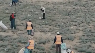 Степь, усыпанная мусором: территорию полигона убирают после появления шокирующего видео из Мангистау