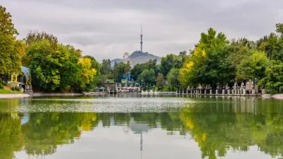 "Показатель нашей культуры". Сколько деревьев и кустарников посадили в Алматы за последние три месяца