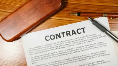 Не выполнили договорённости: сотрудников сельского акимата грозят выселить из здания в Жамбылской области